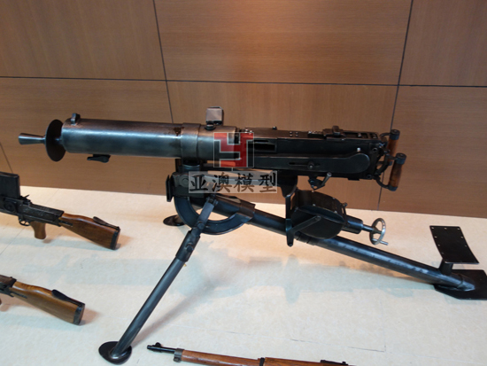 馬克沁、迫擊炮模型